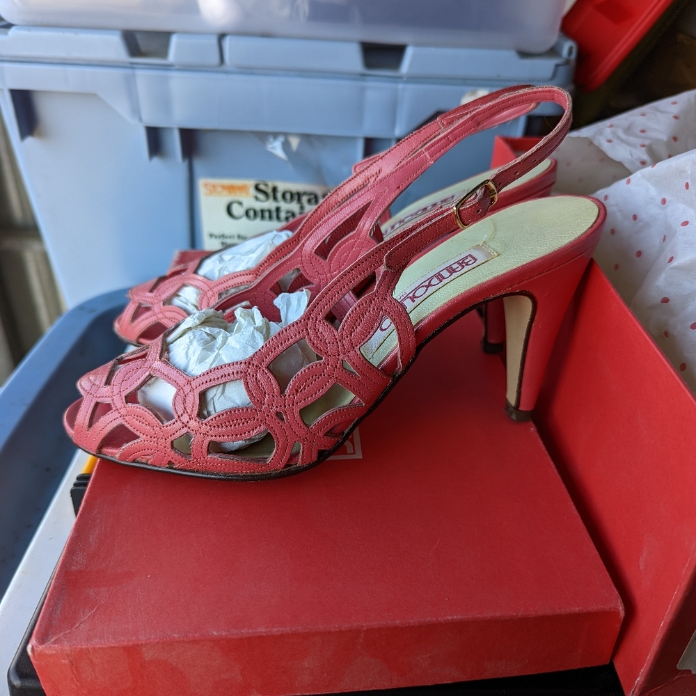 Vintage Bandolino brand peep toe Red slingback heels Size 6M